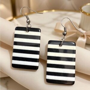 Vintage Black & White Striped Rectangle Dangle Earrings Cocktail Fashion